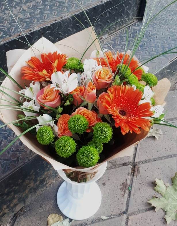 Букет цветов из: Герберы, Хризантемы, Альстромерии и Розы в Магасе