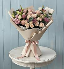 Букет цветов из:  Розы и Лизиантусы в Магасе