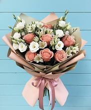 Букет цветов из:  Розы, Альстромерии и Лизиантусы в Магасе