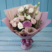 Букет цветов из:  Розы и Лизиантусы в Магасе
