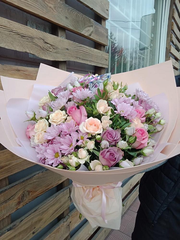 Букет цветов из: Розы и Хризантемы в Магасе