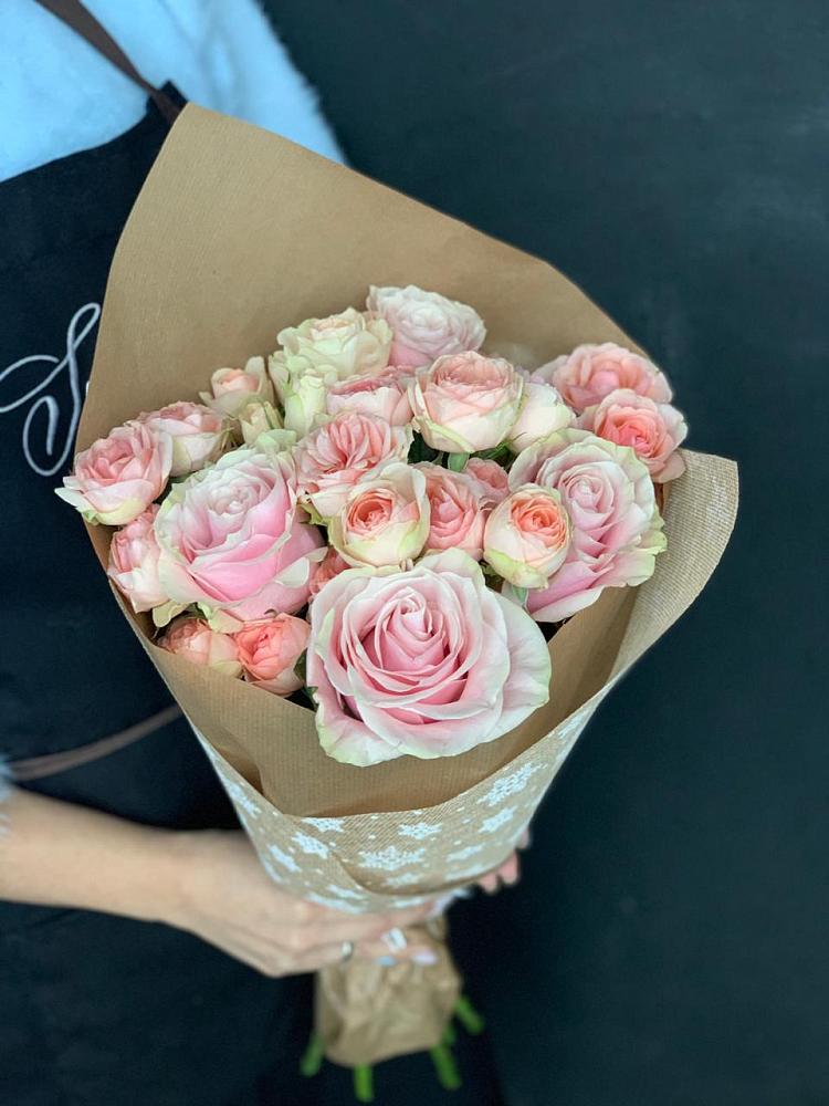 Букет цветов из: Хризантемы и Розы в Магасе