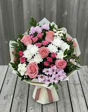Букет цветов из:  Альстромерии, Гвоздики, Розы и Хризантемы в Магасе