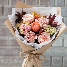 Букет цветов из:  Гвоздики, Хризантемы и Розы в Магасе