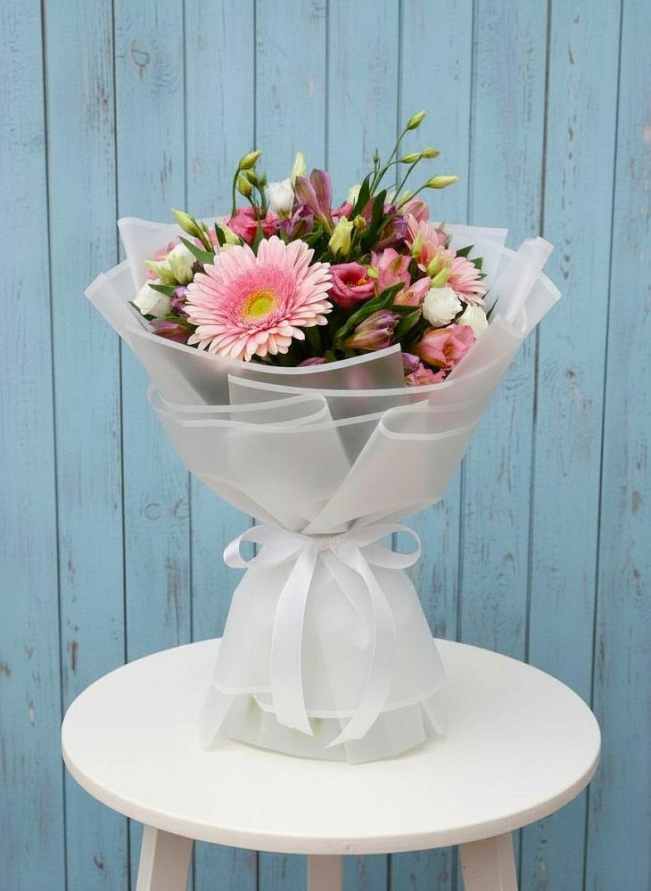 Букет цветов из: Герберы, Альстромерии и Лизиантусы в Магасе