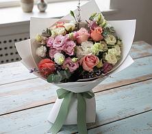 Букет цветов из:  Розы, Лизиантусы и Гвоздики в Магасе