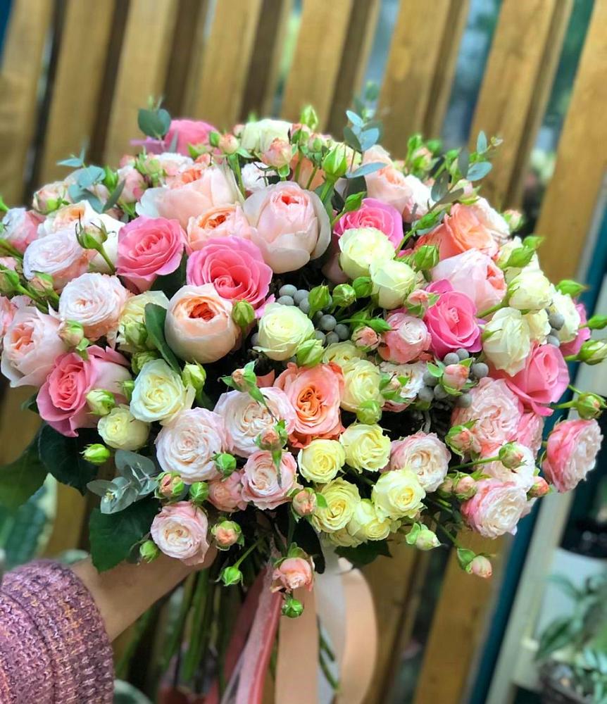 Букет цветов из: Розы в Магасе