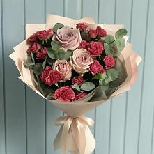 Букет цветов из:  Гвоздики и Розы в Магасе
