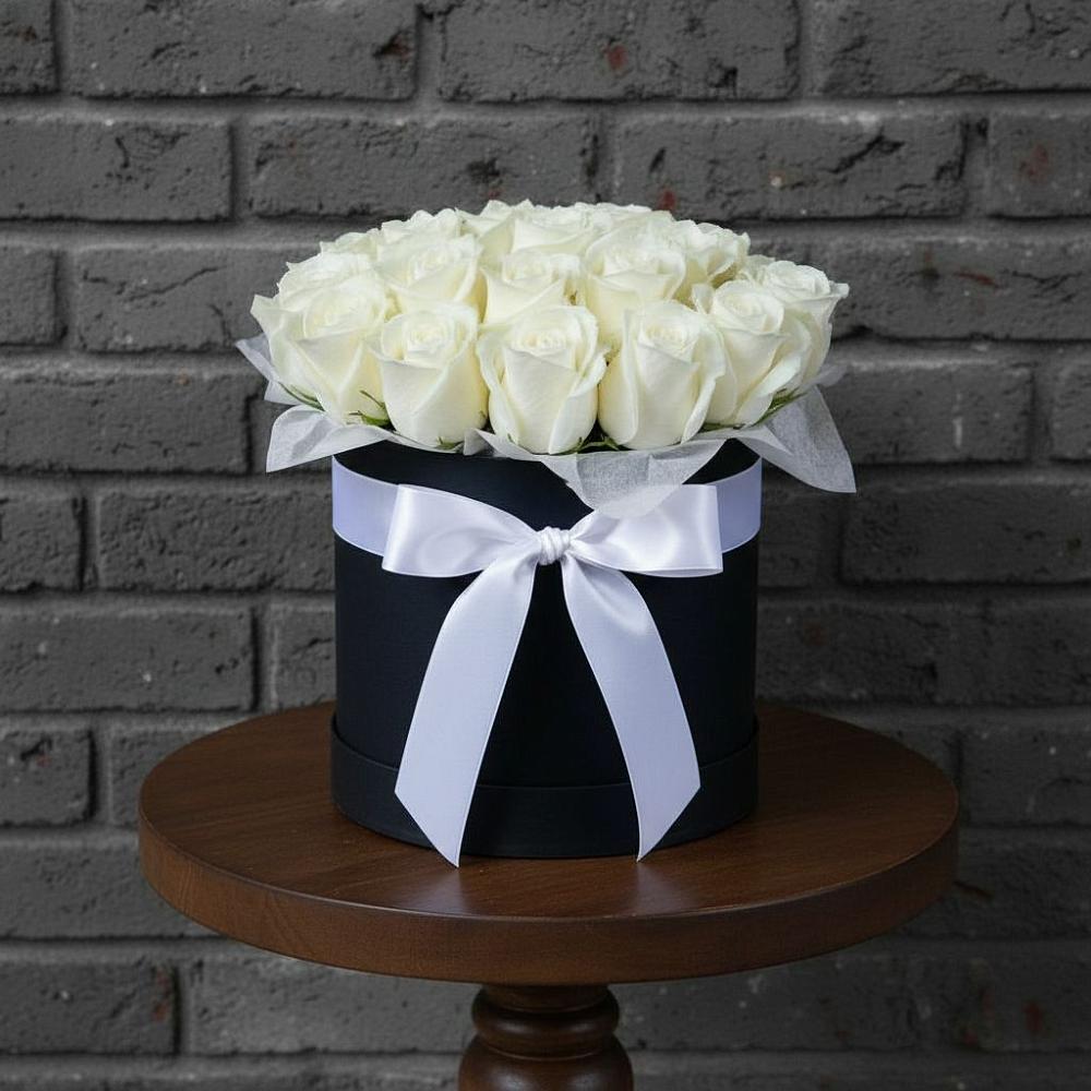 Цветочная композиция из Розы в шляпной коробке в Магасе