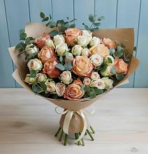 Букет цветов из:  Альстромерии и Розы в Магасе