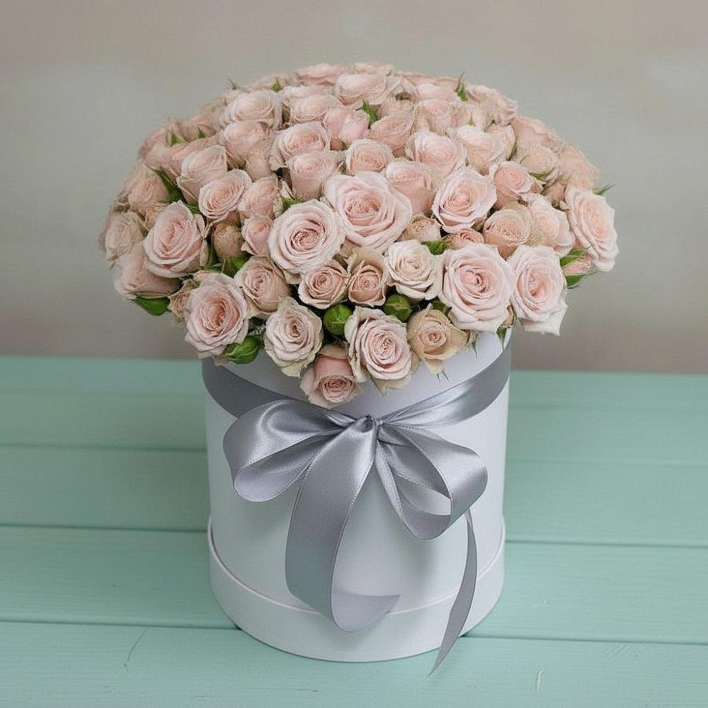 Цветочная композиция из Розы в шляпной коробке в Магасе